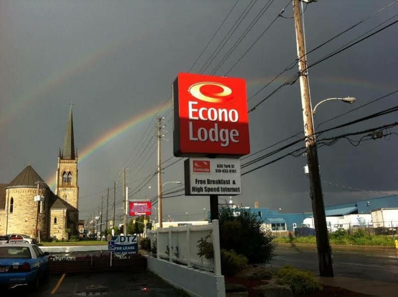 Econo Lodge Londra Esterno foto